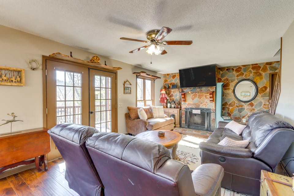 Ellijay Resort Cabin w/ Fire Pit, Decks, & Hot Tub House in Georgia
