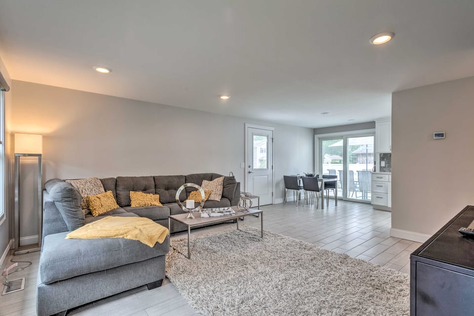 Narragansett Escape by Narrow River & Beaches House in Narragansett Beach