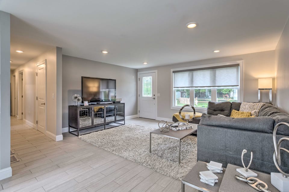 Narragansett Escape by Narrow River & Beaches House in Narragansett Beach