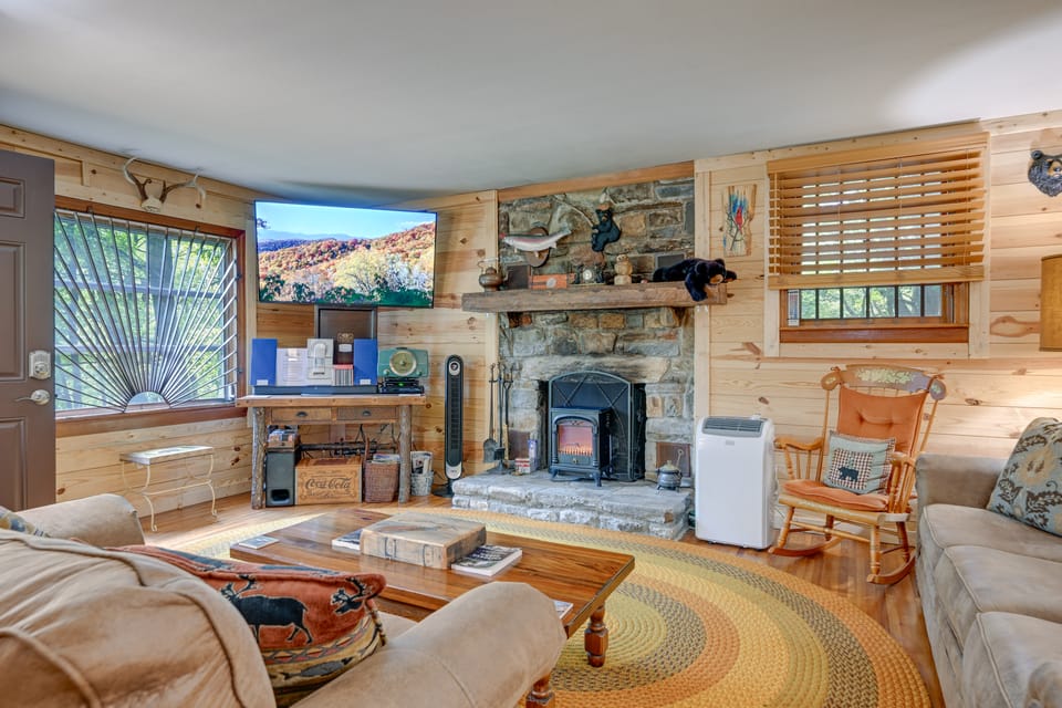 Fire Pit, Grill, & Views: Cashiers Getaway! House in Tennessee