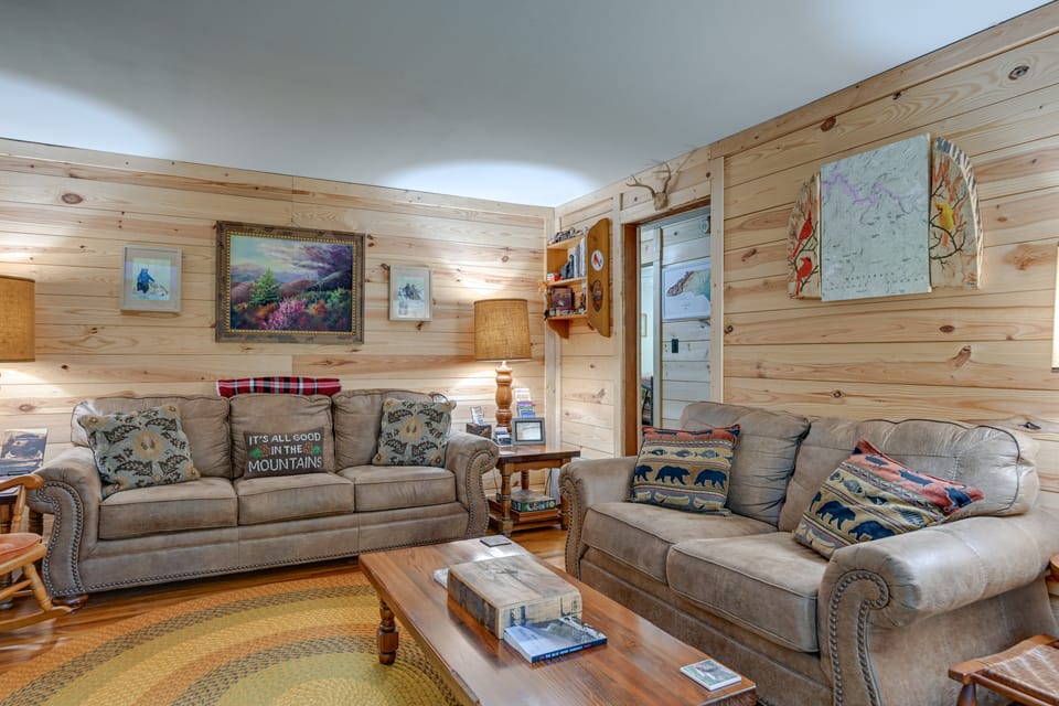 Fire Pit, Grill, & Views: Cashiers Getaway! House in Tennessee