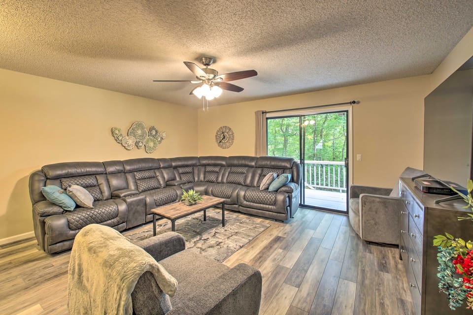 Furnished Deck & Grill: Hot Springs House Apartment in Garland County