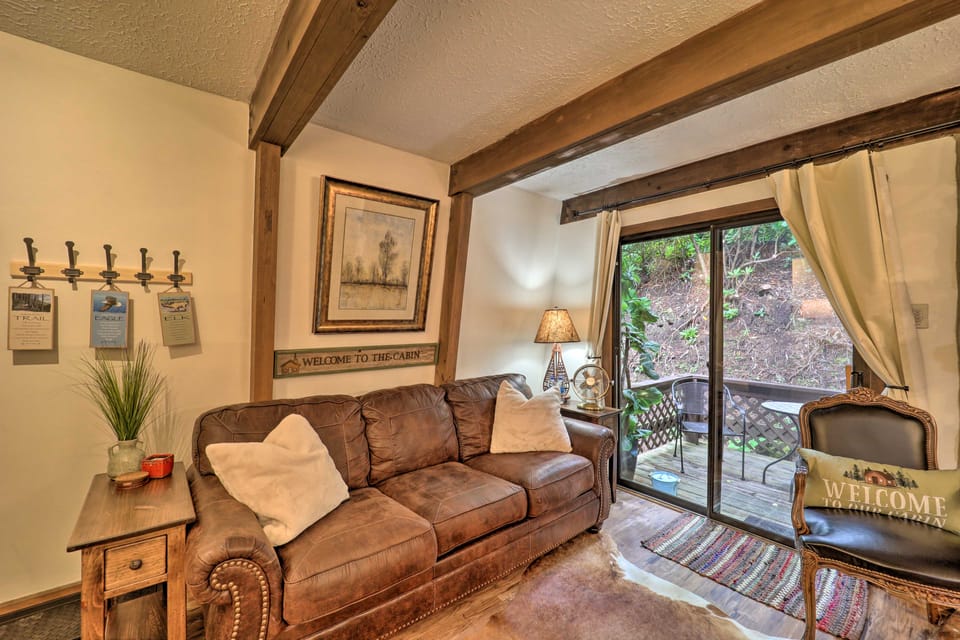 Cozy Sugar Mountain Retreat w/ Deck & Fireplace! Apartment in Sugar Mountain