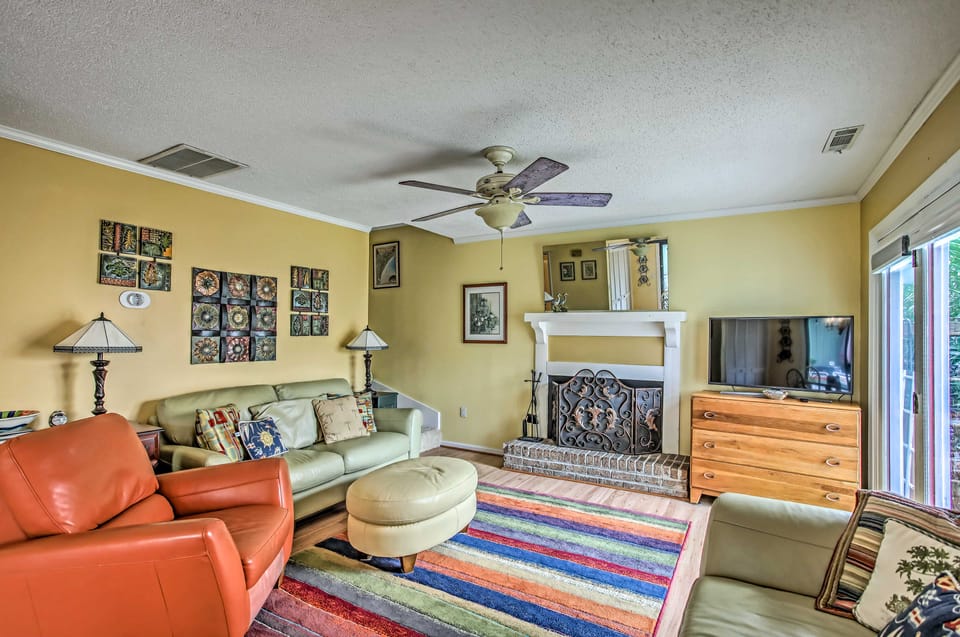4 Mi to Barefoot Landing: North Myrtle Beach Home House in North Myrtle Beach