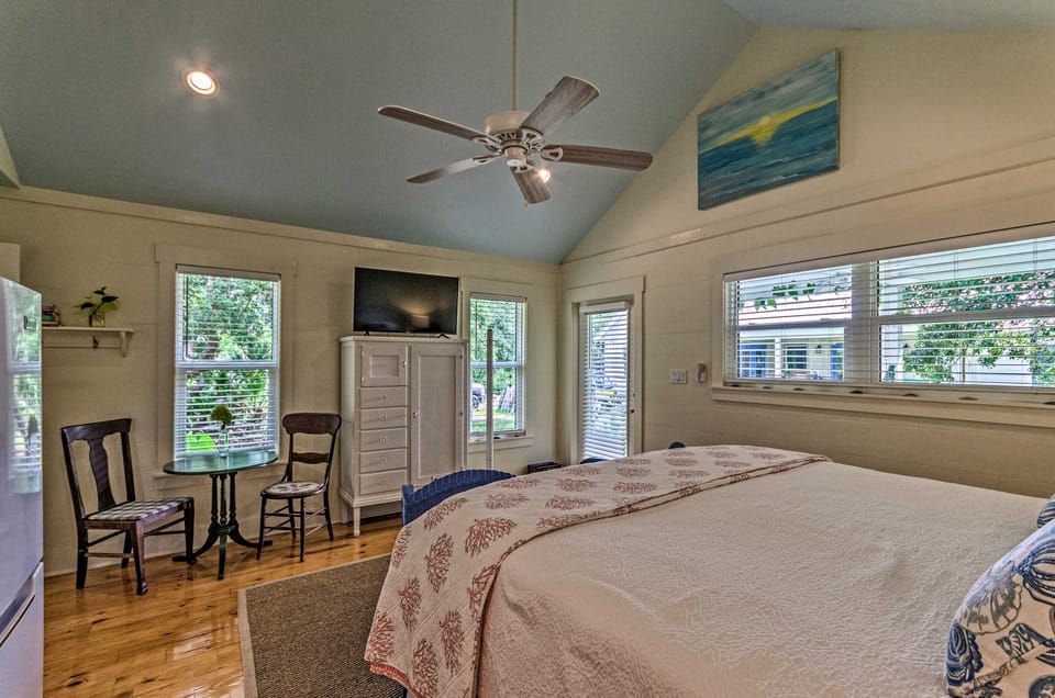 Tropical Studio: 1/4 Mi to Public Beach Access! Apartment in South Walton County