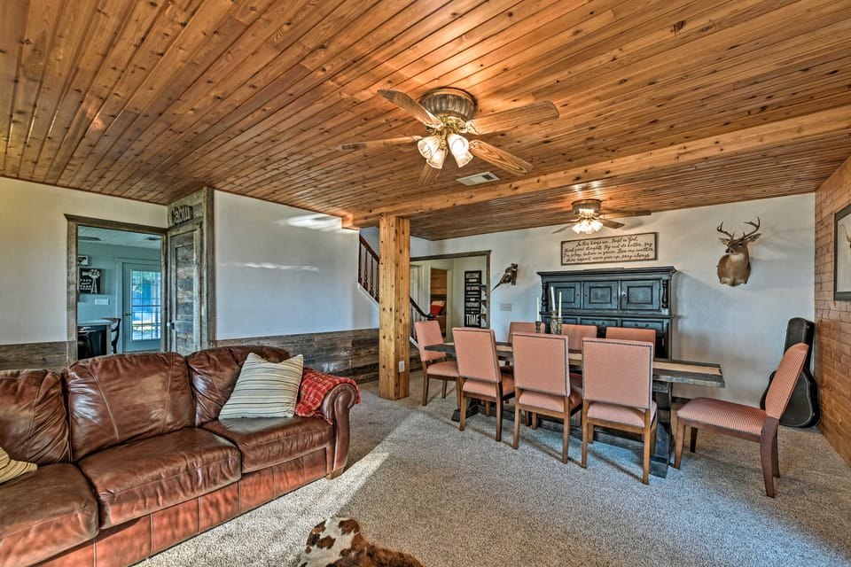 Charming Hamilton Farmhouse w/ Country Views! House in Texas