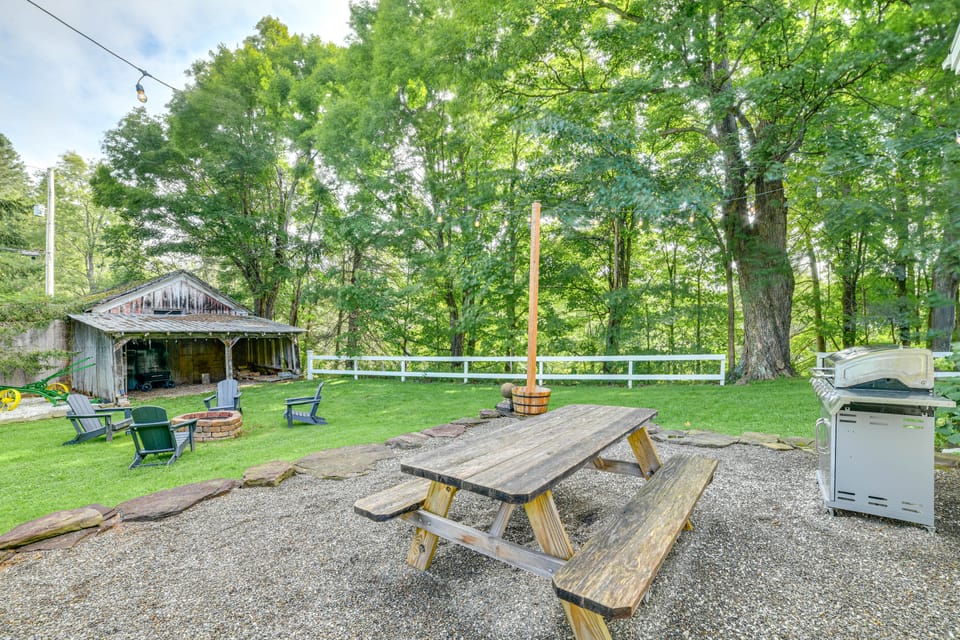 Game Room & Fire Pit: Peaceful Catskills Farmhouse House in Pennsylvania