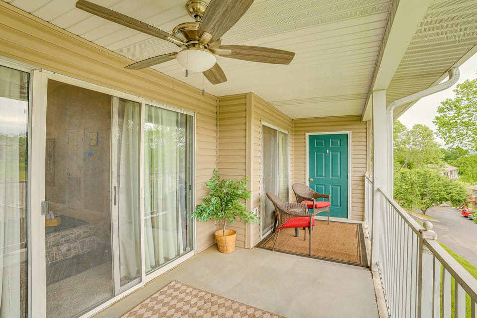 3 Mi to Branson Strip: Condo w/ Balcony! Apartment in Branson