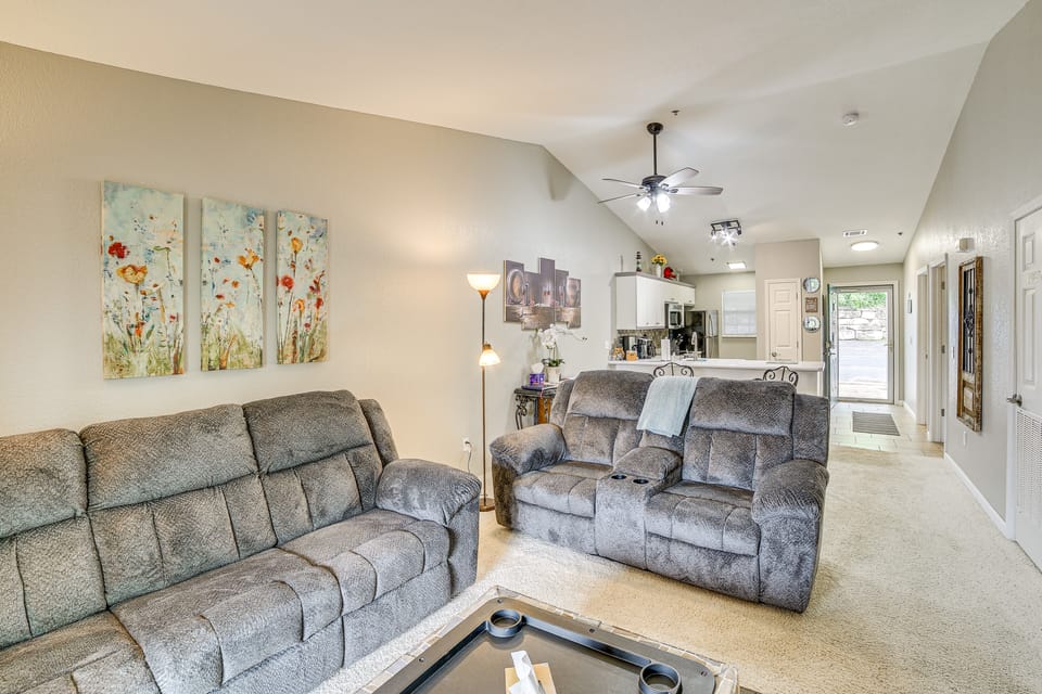 3 Mi to Branson Strip: Condo w/ Balcony! Apartment in Branson