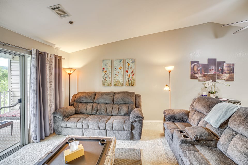 3 Mi to Branson Strip: Condo w/ Balcony! Apartment in Branson