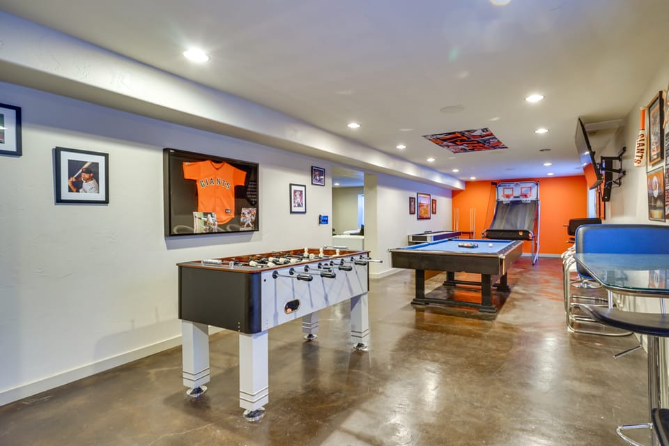 Game Room + Home Office: Spacious Kaysville Escape House in Utah