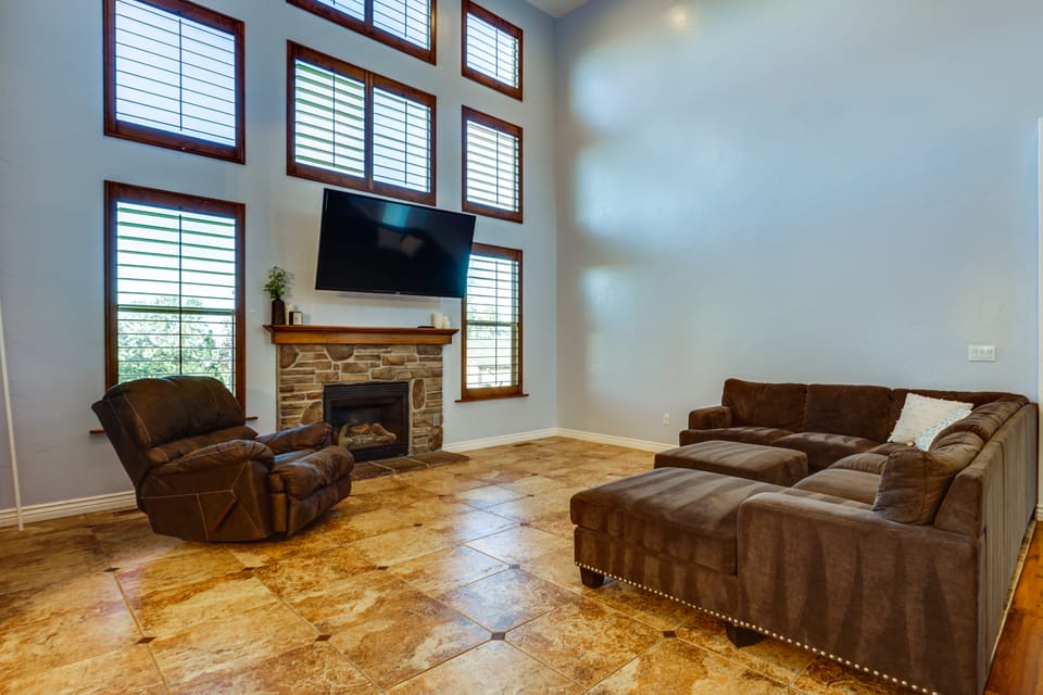 Game Room + Home Office: Spacious Kaysville Escape House in Utah