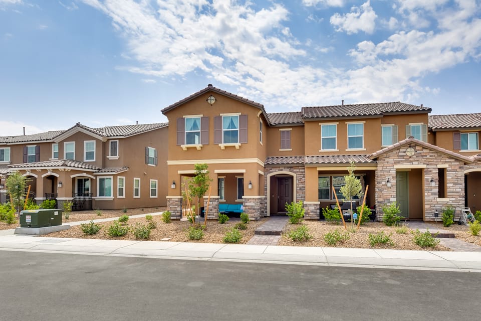 Henderson Family Getaway! Modern Townhome w/ Patio Apartment in Henderson