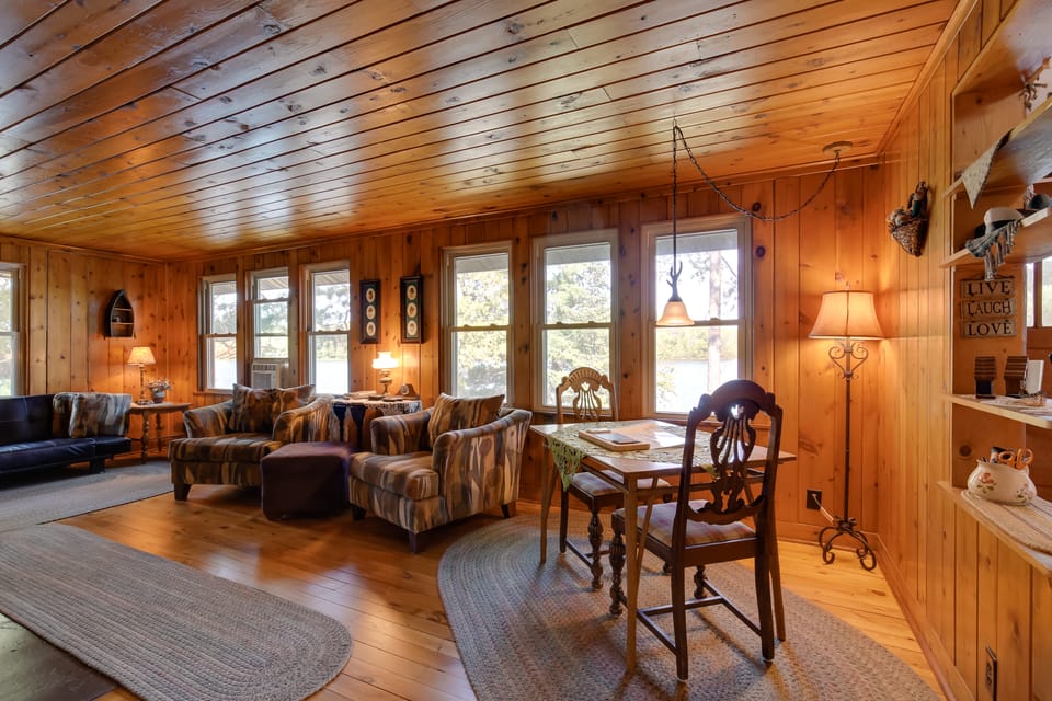 Cozy Lakefront Cabin w/ Indoor Gas Fireplace! House in Wisconsin