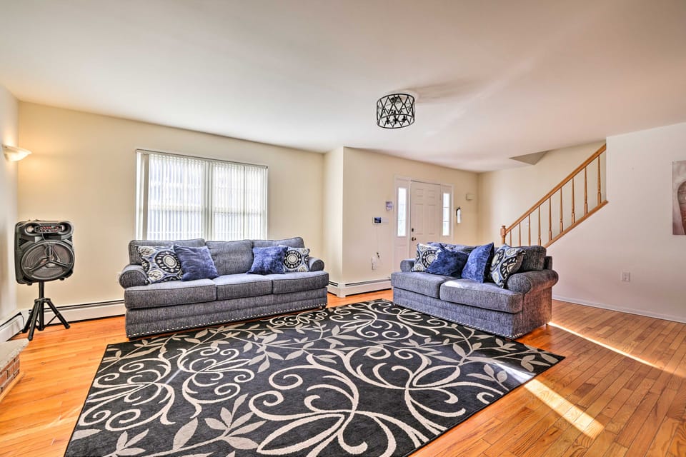 Deck & Backyard: Tobyhanna Family Home House in Coolbaugh Township