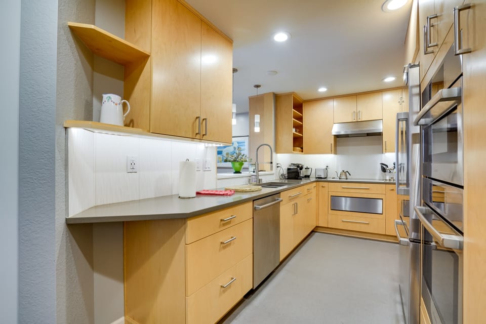 Modern Anchorage Condo - Half-Mi to Downtown! Apartment in Anchorage