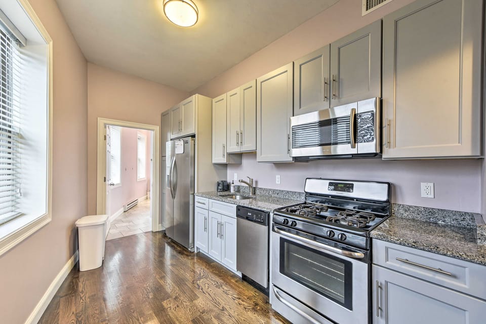 Boston Apartment < 10 Mi to Top Universities Apartment in Revere