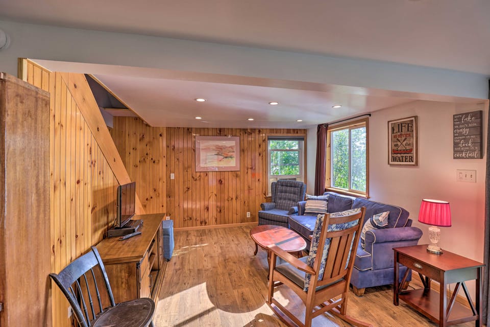 'Aunt Al's Place' Home on Canandaigua Lake w/ Deck House in Canandaigua Lake