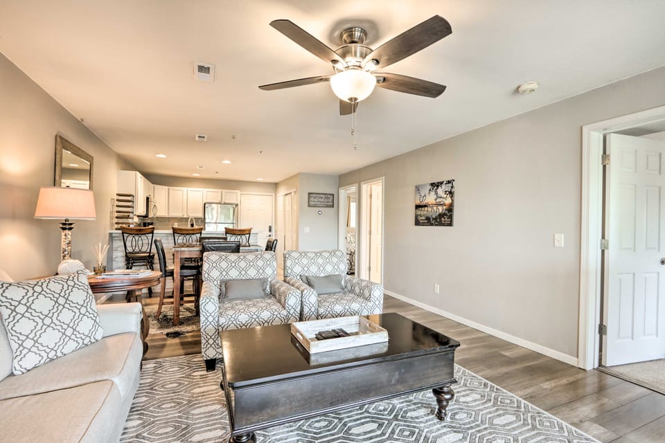 Beach & Pool Access: Lake of the Ozarks Condo! Apartment in Osage Beach