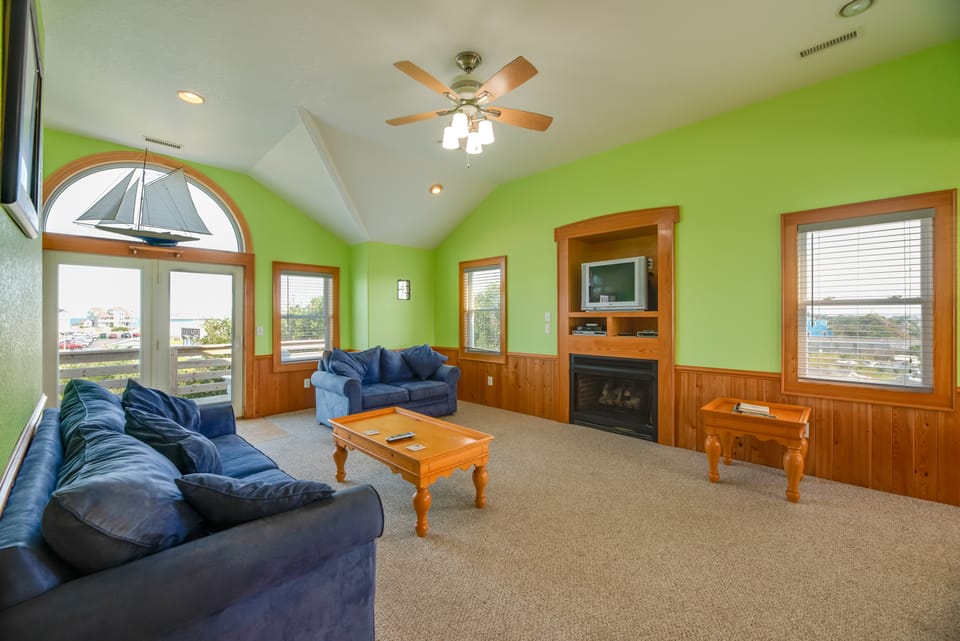 Quiet Hatteras Duplex with Decks ~ 1 Mile to Beach Apartment in Hatteras Island