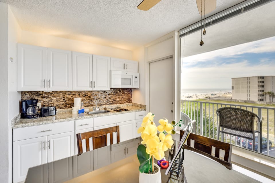 Daytona Beach Condo w/ Ocean-View Balcony! Apartment in Florida