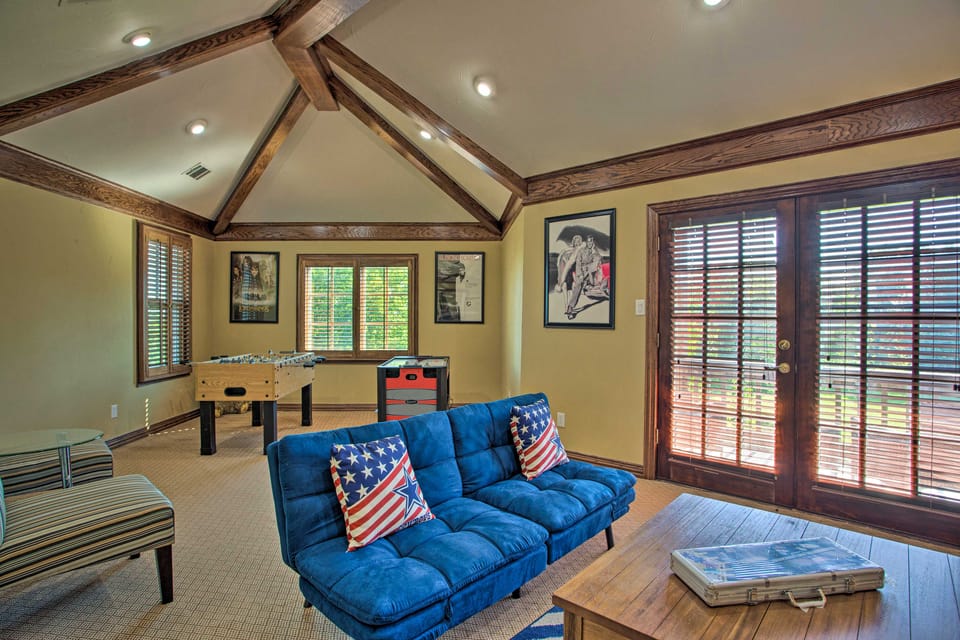 Families Welcome! Lavish Celina Home w/ Game Room House in Texas