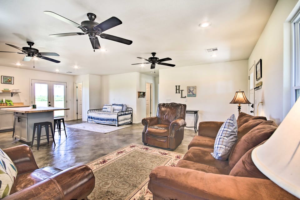 Peekaboo Water Views: Lake O' the Cherokees Cabin House in Grove
