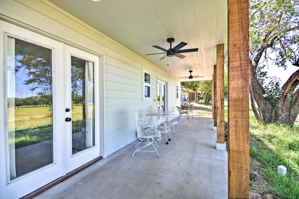 Peekaboo Water Views: Lake O' the Cherokees Cabin House in Grove