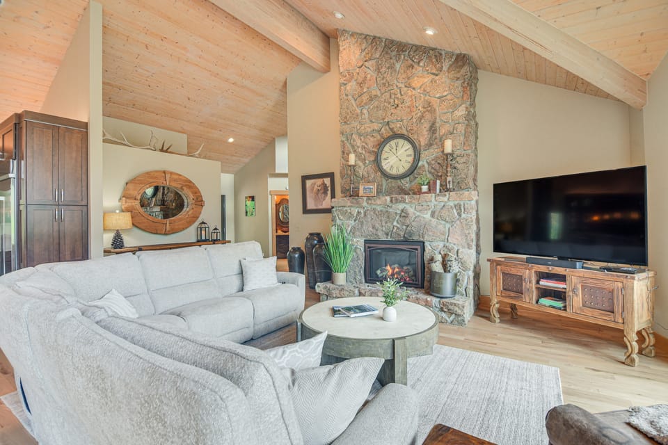 Stunning Mtn Views, Private Stream: Evergreen Gem! House in Colorado