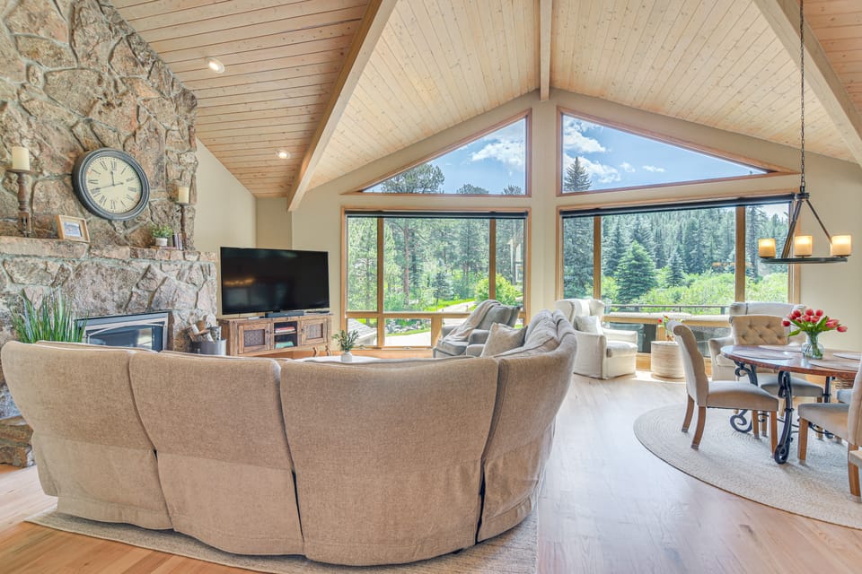 Stunning Mtn Views, Private Stream: Evergreen Gem! House in Colorado