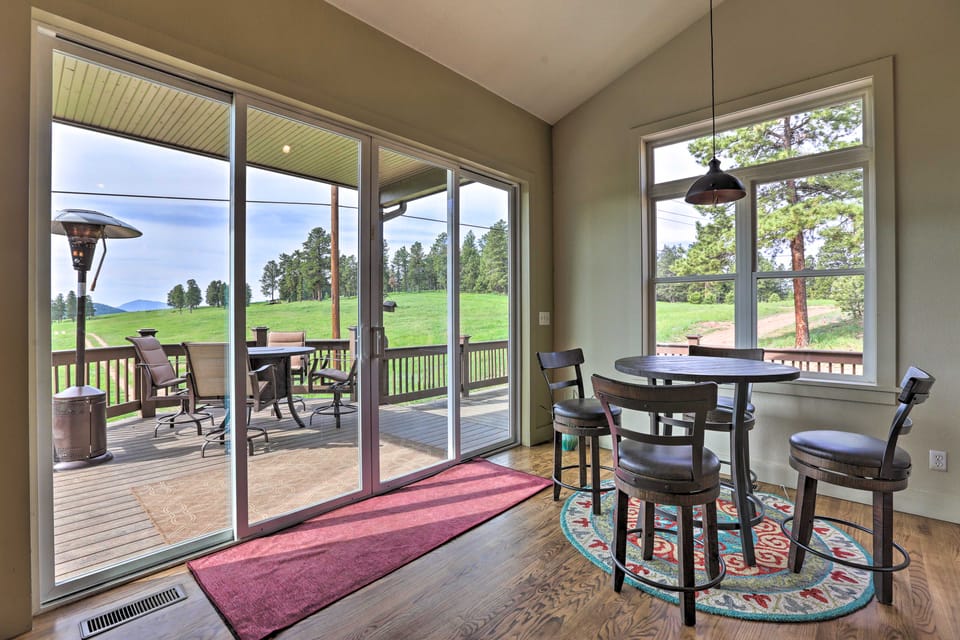 On-Site Hiking Access: Mtn-View Conifer Cabin House in Park County