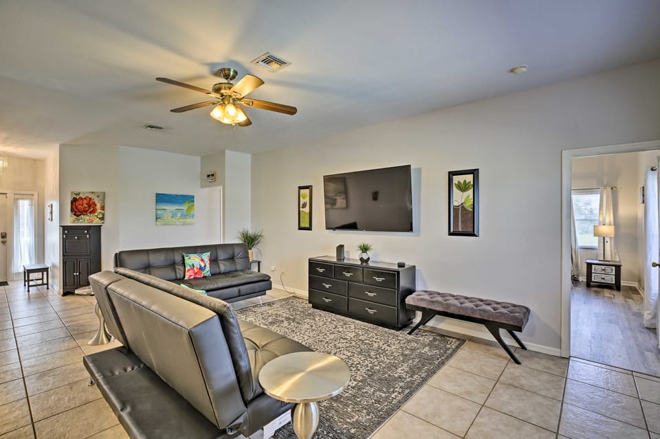 Affordable 3BR Home w/ Private Saltwater Pool House in Cape Coral