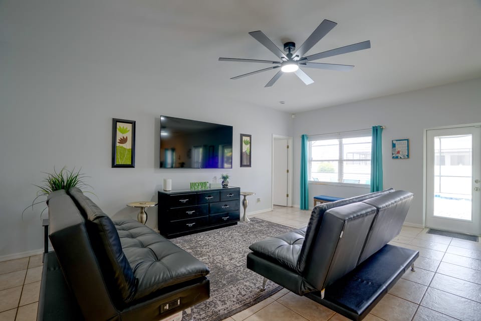 Affordable 3BR Home w/ Private Saltwater Pool House in Cape Coral