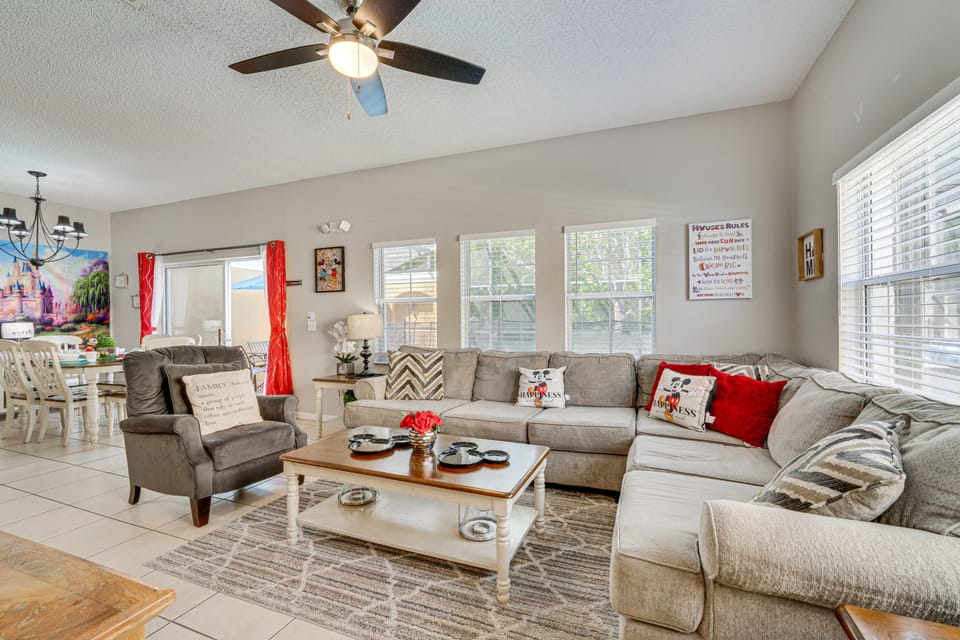 8 Mi to Disney: Villa w/ Screened Pool & Lanai Villa in Kissimmee