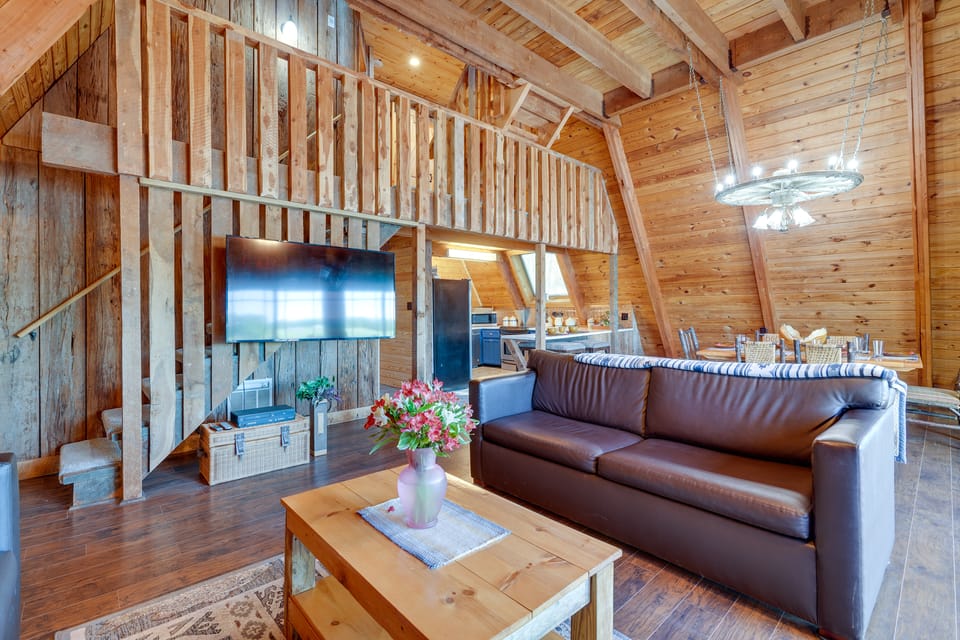 Lakefront A-Frame Cabin with Community Perks House in Missouri