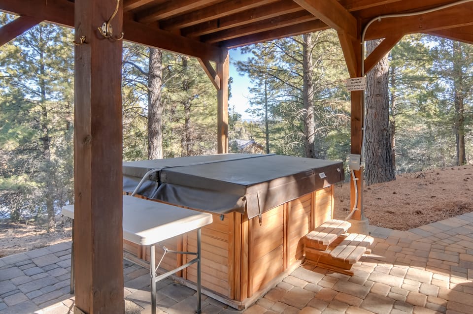 Alton Nat'l Park Adventure Base w/ Shared Hot Tub Apartment in Utah