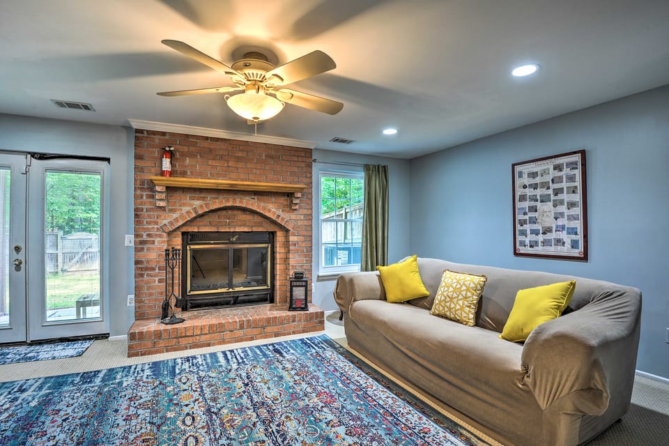 Burke Family Home w/ Deck & Easy City Access! Apartment in Maryland