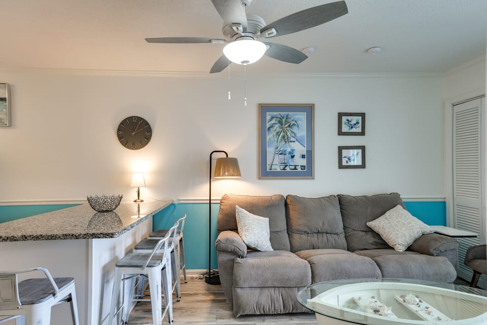 Across the Street From Ocean: Surfside Beach Condo Apartment in Surfside Beach