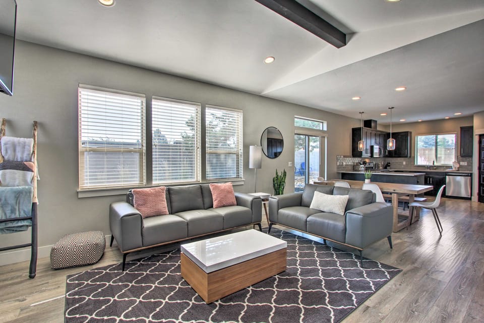 Bend Home w/ Patio + Fire Pits < 3 Mi to Dtwn House in Bend