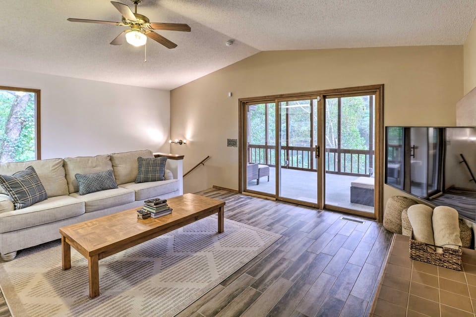 Private Riverfront Home on the White River! House in Arkansas