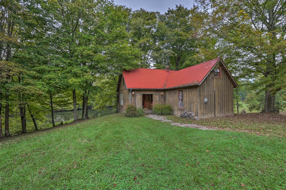 Rustic Cabin in the Woods: 2-Acre Fishing Pond! House in Rising Sun