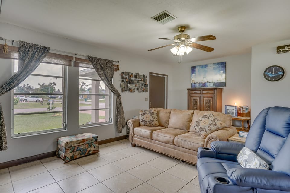 Canal-Front Retreat w/ Heated Pool & Hot Tub! House in Port Charlotte