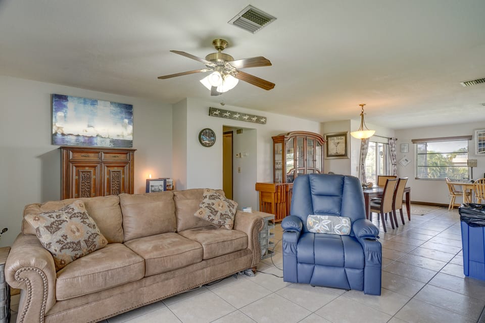 Canal-Front Retreat w/ Heated Pool & Hot Tub! House in Port Charlotte