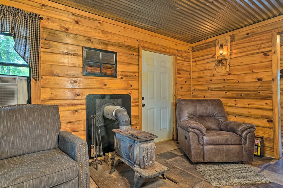 Wright City Cabin w/  Fire Pit + Forest Views! House in Oklahoma