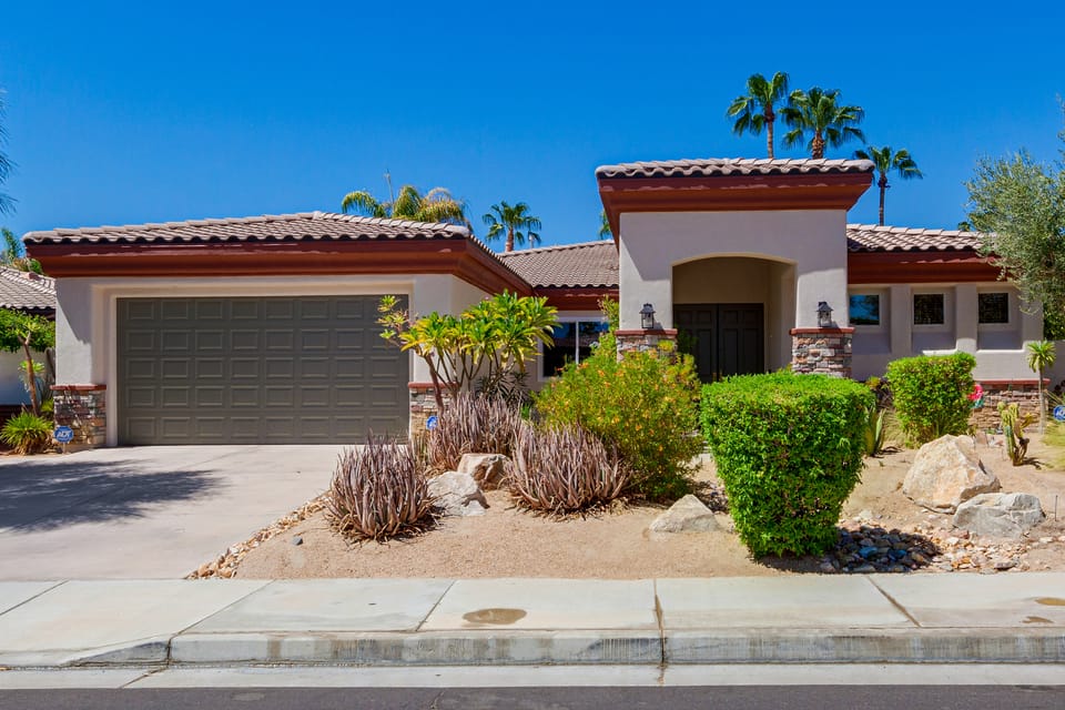 Spacious Palm Desert Home w/ Patio, Pool & Grill House in Palm Desert