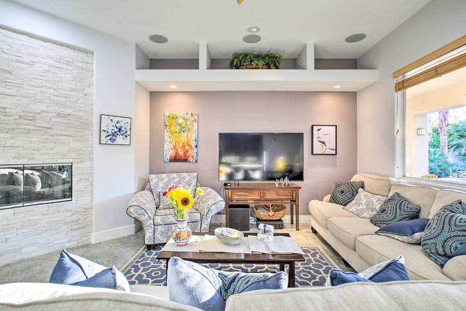 Spacious Palm Desert Home w/ Patio, Pool & Grill House in Palm Desert