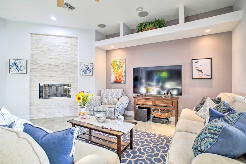 Spacious Palm Desert Home w/ Patio, Pool & Grill House in Palm Desert
