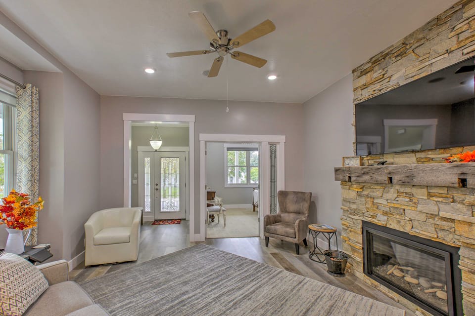 < 1 Mi to Dtwn Ludington: Bright Lower-Level Unit Apartment in Ludington