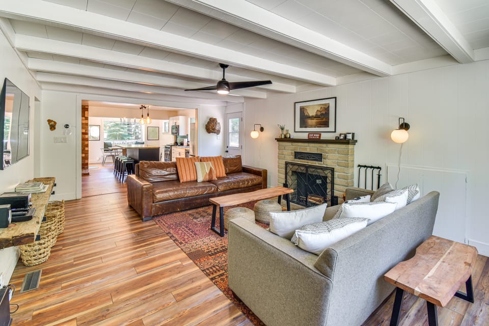 Cozy Retreat w/ Deck ~ 2 Mi to Pinecrest Lake! House in Tuolumne County