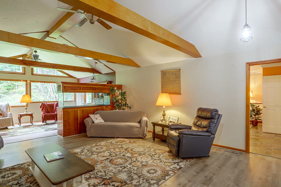 Nature Lover's Cottage on Wooded Acreage House in Ohio